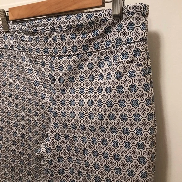 Kenar geo-print slip-on ankle pants, size 8 - Picture 2 of 8